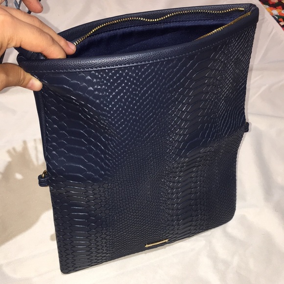 GiGi NewYork Crossbody without Straps - Picture 6 of 7